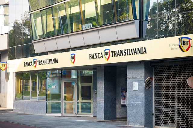 Banca Transilvania a închis la 3 lei, stabilind un nou record istoric: Valoarea băncii a ajuns la 10,9 miliarde lei, adică 2,4 miliarde euro