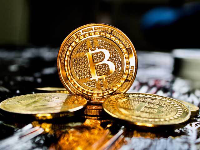 Bitcoin a depăşit pentru prima dată plafonul de de dolari - Finante - Banci - solitaire-online.ro
