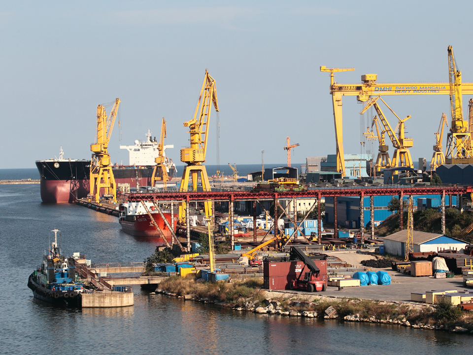 Şantierul Naval Orşova raportează un profit uşor mai mic pentru 2017 la venituri în scădere cu 28%