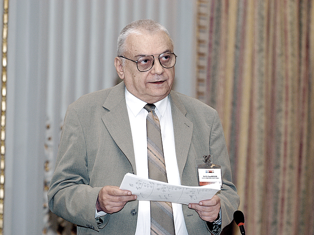 Profesorul Cezar Mereuţă a primit cea mai înaltă distincţie academică pentru contribuţia la cercetarea microeconomică