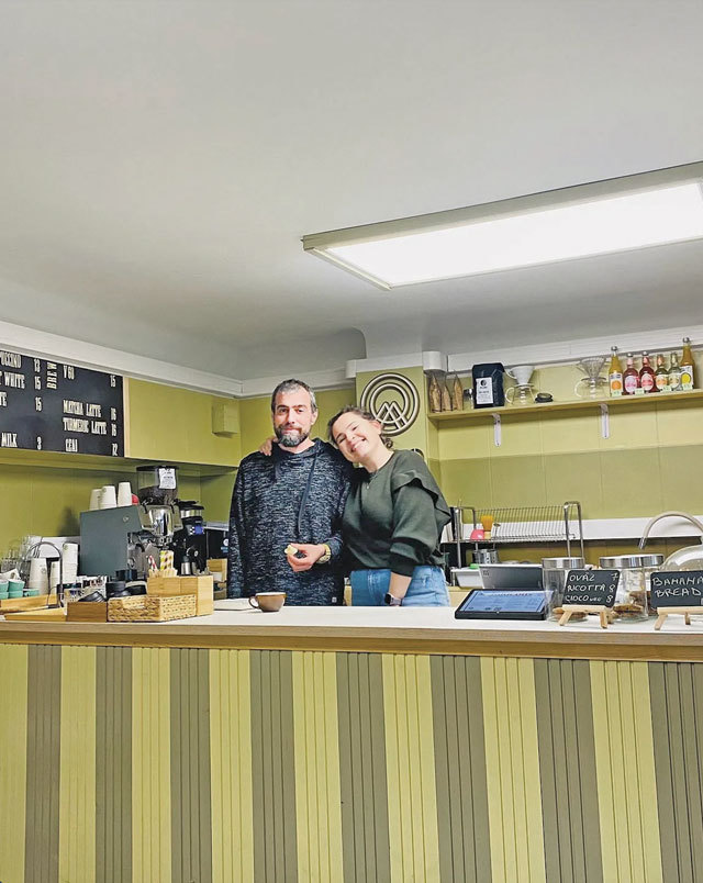 GEN Z. Tribe lifestyle. Cum a apărut cafeneaua Oma într-un garaj din Bucureşti? „Trecerea către specialty coffee aduce un aer european“