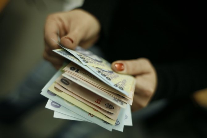Cum au crescut salariile în România în ultimul an: câştigurile din sănătate, plus 36%
