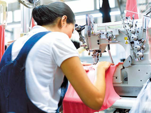 monster carton surprise Veşti teribile pentru economie: Încă o fabrică de textile trage obloanele.  Un producător de lenjerie intimă