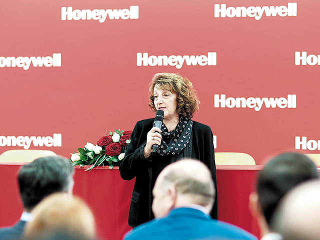 Cleopatra Căbuz, vicepreşedinte Honeywell, un colos de 40 mld. dolari: Şcoala românească dezvoltă matematicieni foarte buni, nu lideri de companii sau de ţară. Liderii se formează prin educaţie complexă