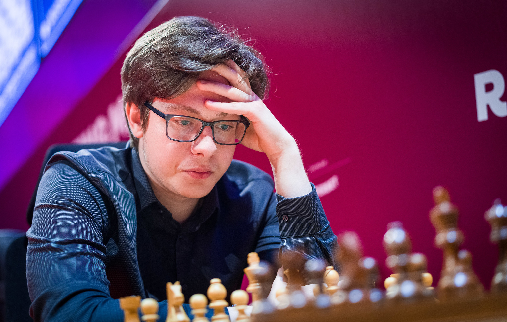 Kirill Shevchenko, şahist ucrainean care joacă sub steagul României, a reuşit să câştige trei meciuri în prima zi a turneului Grand Chess Tour