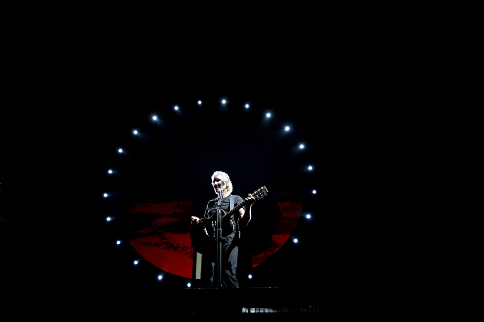 Roger Waters, membru fondator al formaţiei Pink Floyd, susţine concertul "The Wall", în Piaţa Constituţiei din Bucureşti, miercuri, 28 august 2013.