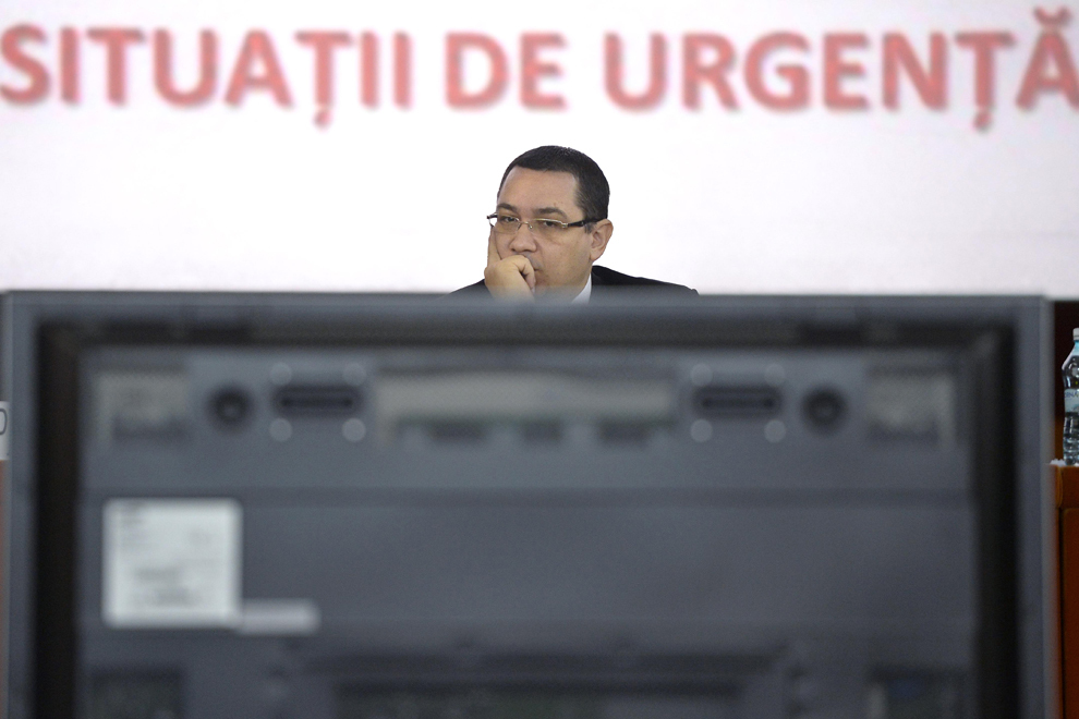 Premierul Victor Ponta participă la sesiunea comună de evaluare a activităţii pe anul 2013 a Comitetului Naţional pentru situaţii de Urgenţă (CNSU) şi a Inspectoratului General pentru Situaţii de Urgenţă (IGSU), la Centrul Cultural al Ministerului Afacerilor Interne, în Bucureşti, 11 martie 2014.