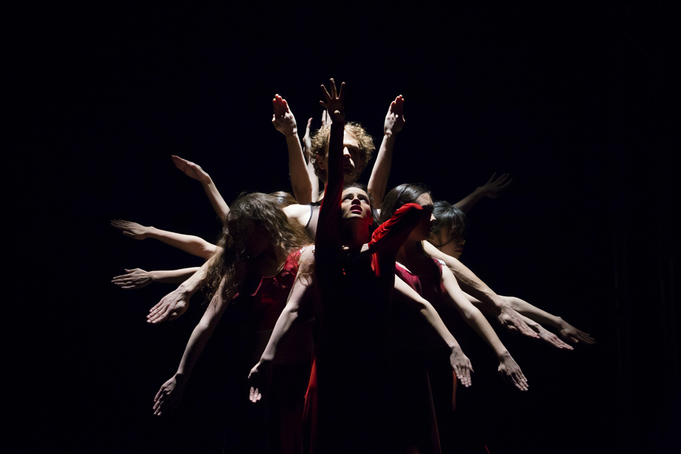 Balerini ai Teatrului de Balet Sibiu prezintă spectacolul "Missa Prophana", pe scena Casei de Cultură a Sindicatelor din Sibiu, miercuri, 12 martie 2014.