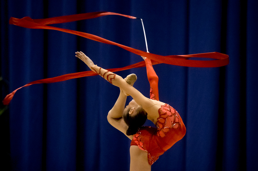Ucraineanca Eleonora Romanova evoluează în proba de individual compus din cadrul Cupei Internaţionale Irina Deleanu la gimnastică ritmică, organizată la Sala Polivalentă din Bucureşti, vineri, 19 aprilie 2013. 