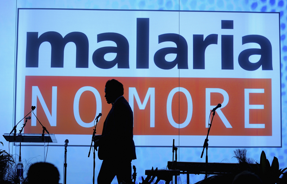 Fostul jucator NFL Dhani Jones aşteaptă începerea celei de-a V-a ediţii a evenimentului de strângere de fonduri Malaria No More, în New York, Statele Unite ale Americii, duminică, 6 noiembrie 2011.