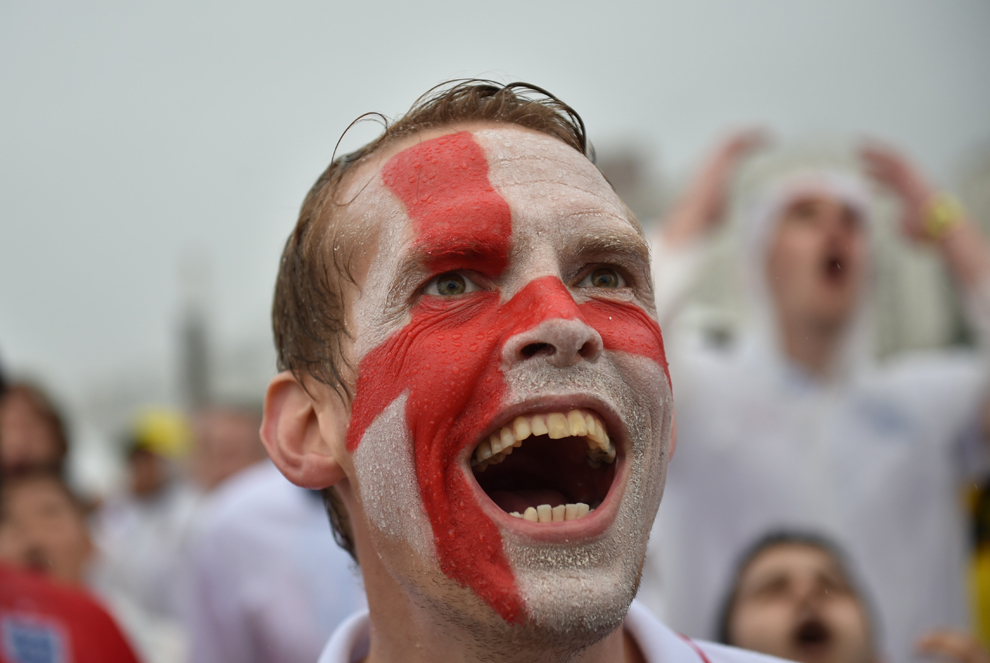 Un suporter englez reacţionează în timpul meciului dintr Urugay şi Anglia, în Rio de Janeiro, 19 iunie, 2014.