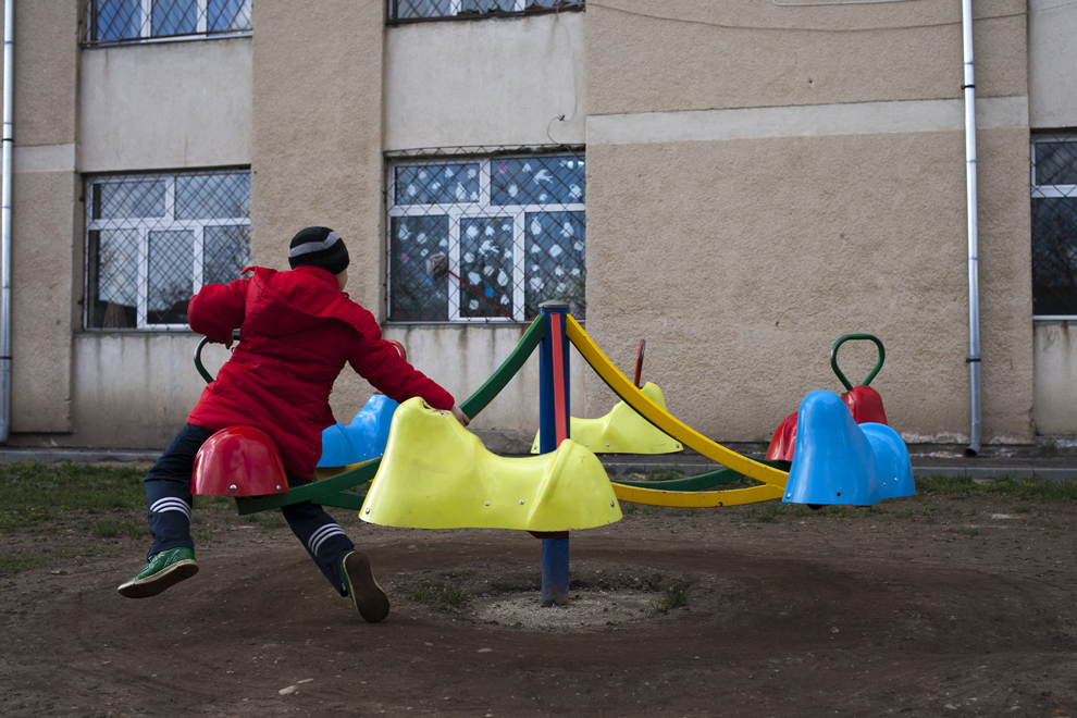 Spaţiul de joacă al Centrului de Recuperare pentru Copiii cu Dizabilităţi, în Târgu Jiu, joi, 20 noiembrie 2014.
