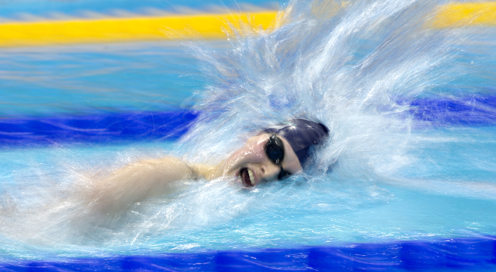 Eleanor Simmonds concurează în timpul Campionatului englez de înot, organizat de compania British Gas 2012, în Parcul Olimpic, la Londra, sâmbătă, 3 martie 2012.