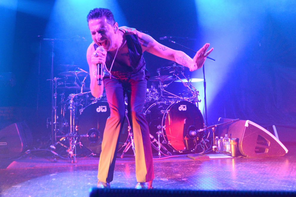Dave Gahan de la Depeche Mode concertează la KROQ, în West Hollywood, California, vineri, 26 aprilie 2013. 
