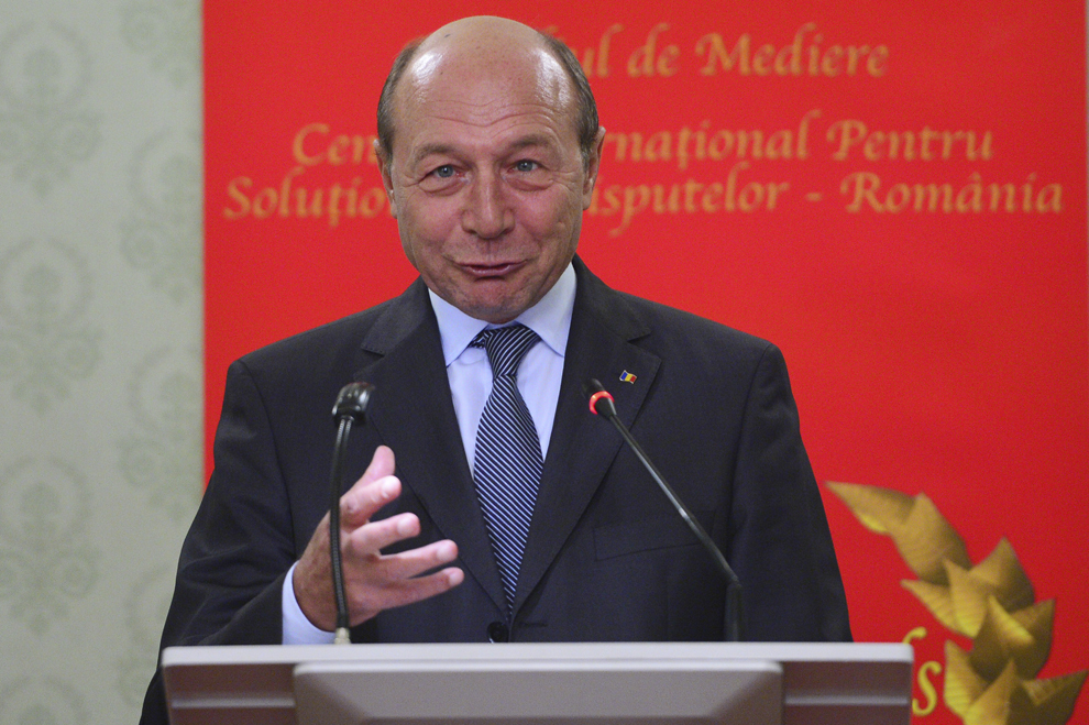 Preşedintele României, Traian Băsescu, susţine un discurs în deschiderea „Galei Mediatorilor 2013”, organizată de Consiliul de Mediere, în Bucureşti, joi, 7 noiembrie 2013. 