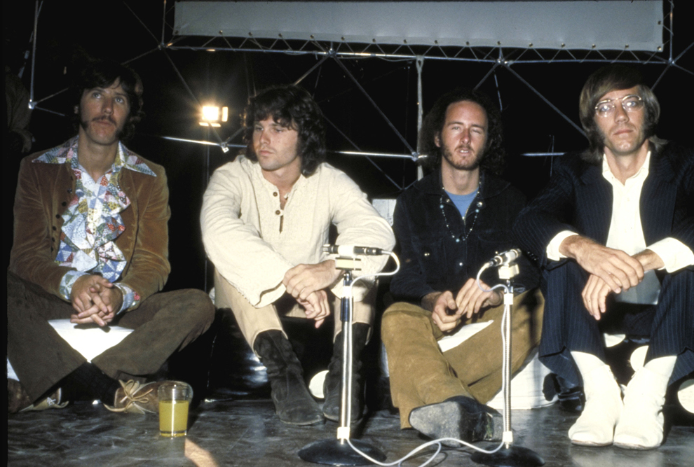 John Densmore, Jim Morrison, Robby Krieger şi Ray Manzarek, componenţi ai trupei The Doors, în Londra, 1968.