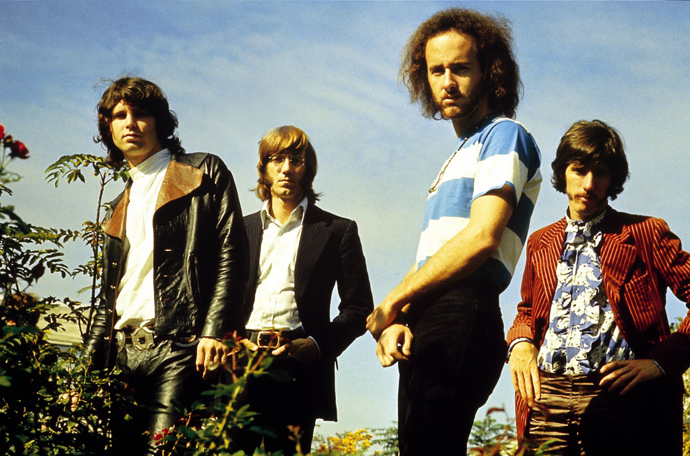 Jim Morrison şi The Doors, într-o fotografie cu dată nespecificată, realizată în Germania, 1968.