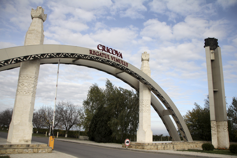 La 15 kilometri de Chişinău , capitala Republicii Moldova, se află Cricova, oraş atestat documentar la 1431 cu numele de Vadul Pietrei, cunoscut prin beciurile de vin cu o lungime totala de peste 60 km.