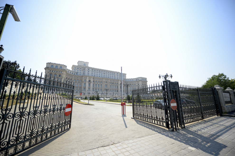 Parlamentul României, Bucureşti, luni, 26 august 2013.