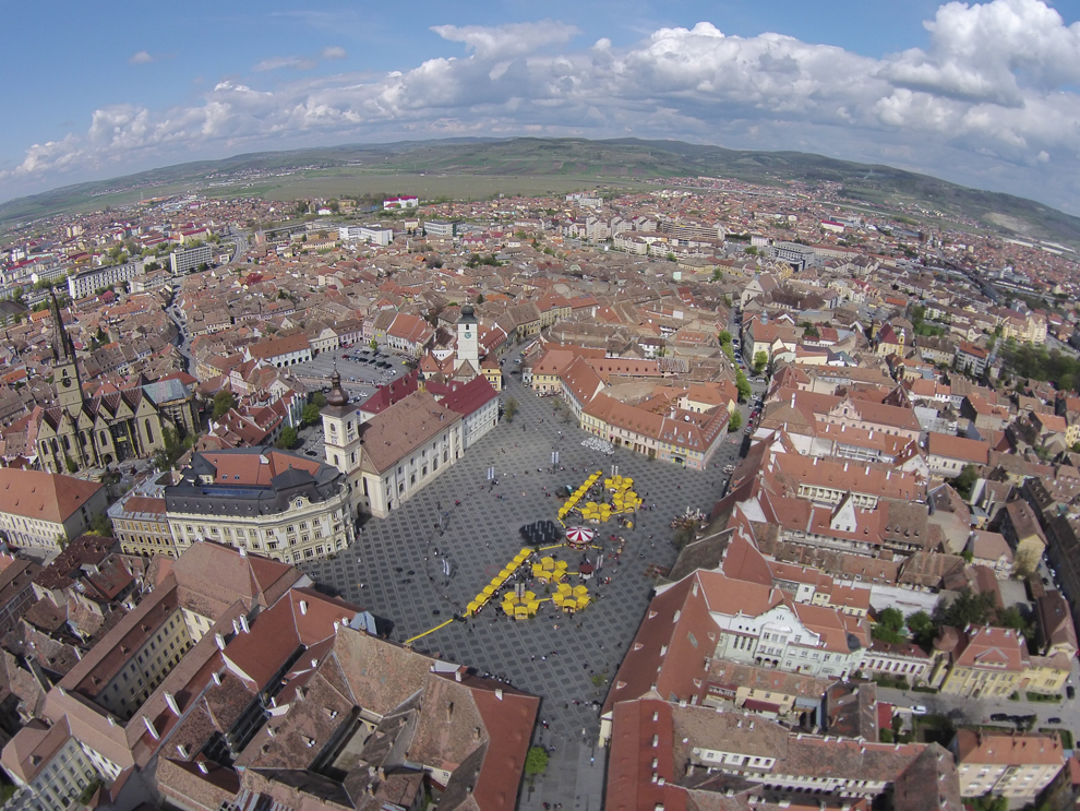 Fotografie aeriană, realizată în Sibiu, duminică, 13 aprilie 2014.