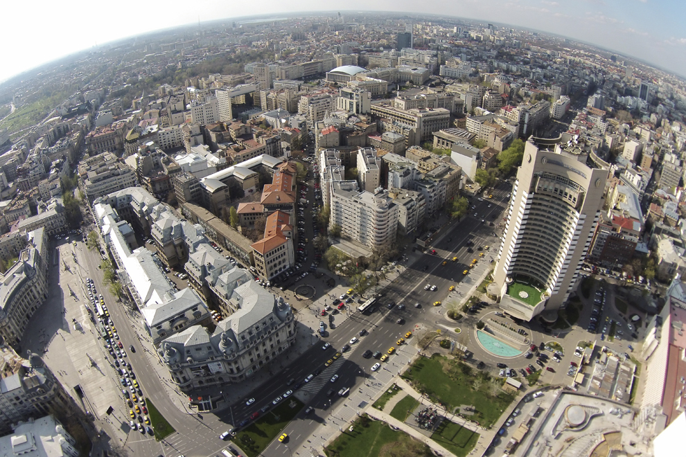 Fotografie aeriană, realizată în Bucureşti, joi, 27 martie 2014.