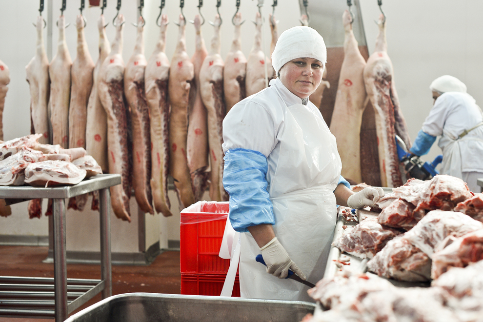 Mariana Dumitrescu, 44 ani, preparator carne.