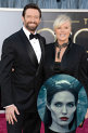 Hugh Jackman are interzis de la sotie sa se apropie de Angelina Jolie
