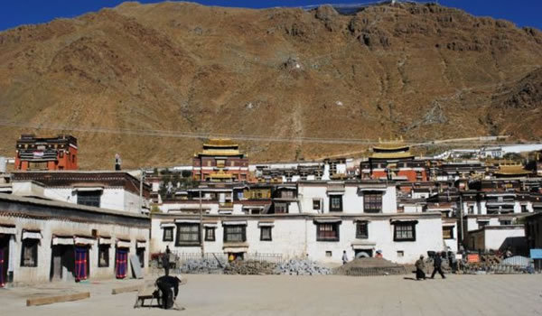 Lungul drum spre Lhasa. Episodul 4. Shigatse. Moscheea cea verde