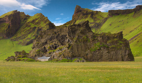 Case în stâncă, Islanda