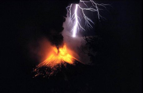 Vulcanul Rinjani din Indonezia, erupţia din 1994