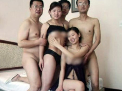 Oficiali ai Partidului Comunist Chinez, implicaţi în orgii sexuale