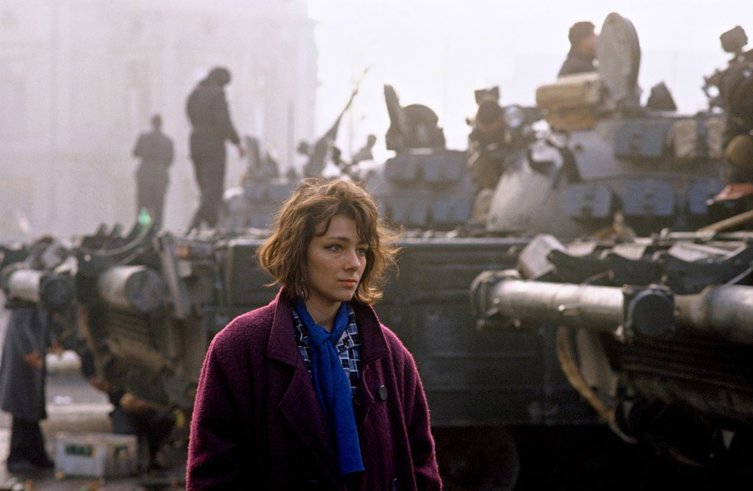 19 decembrie 1989, Timişoara. Într-un oraş sub asalt, oamenii cer demisia lui Ceauşescu şi alegeri libere | VIDEO