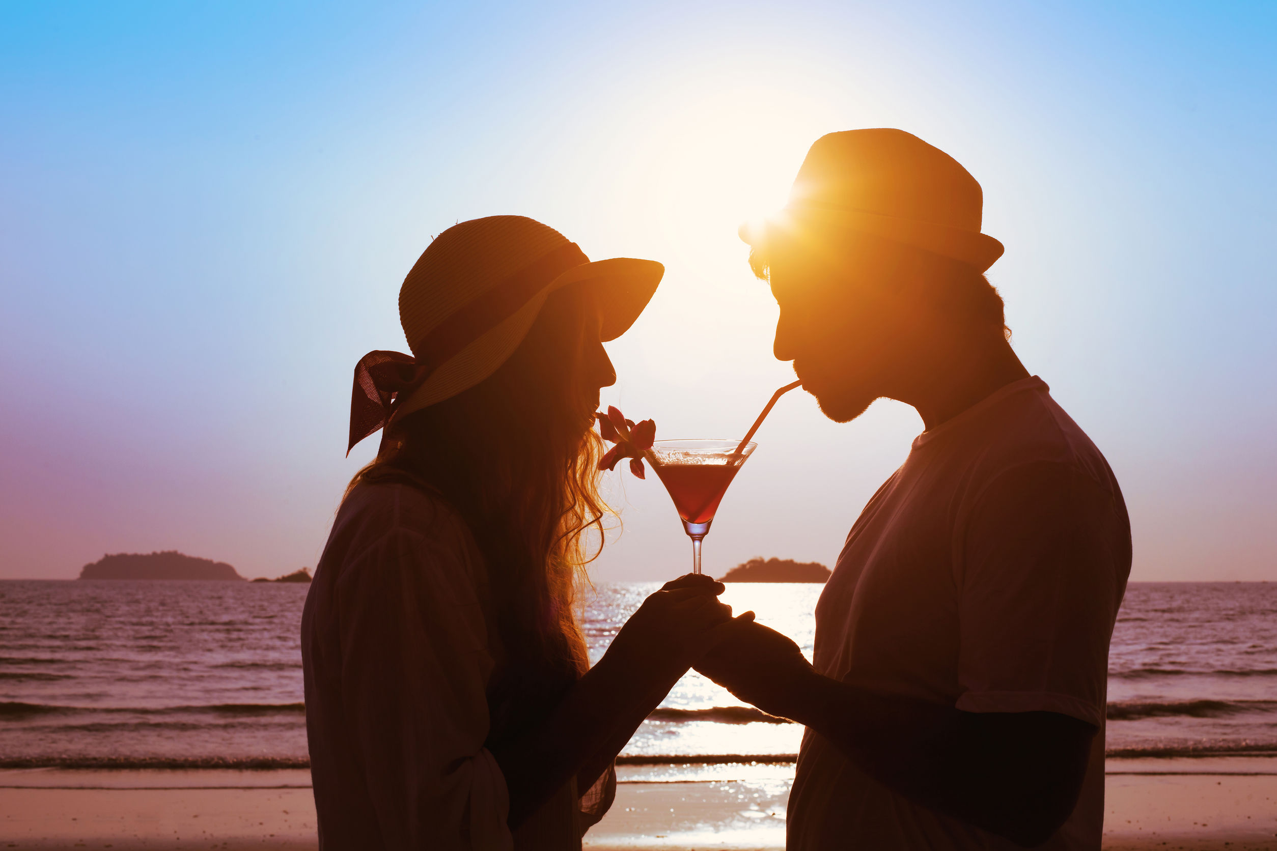Cuplurile în care partenerii beau împreună sunt mai fericite