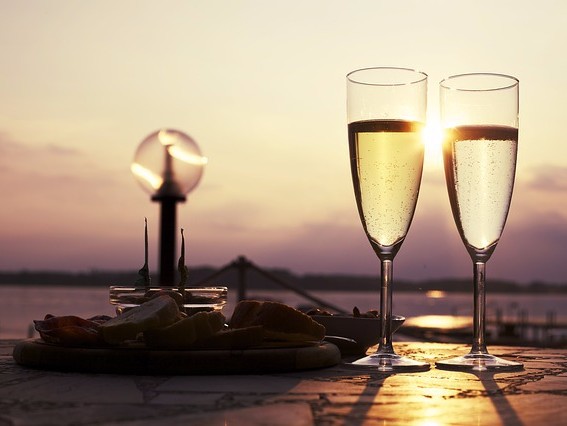 Care este diferenţa dintre şampanie şi prosecco