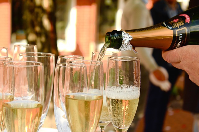 7 motive să bei şampanie mai des