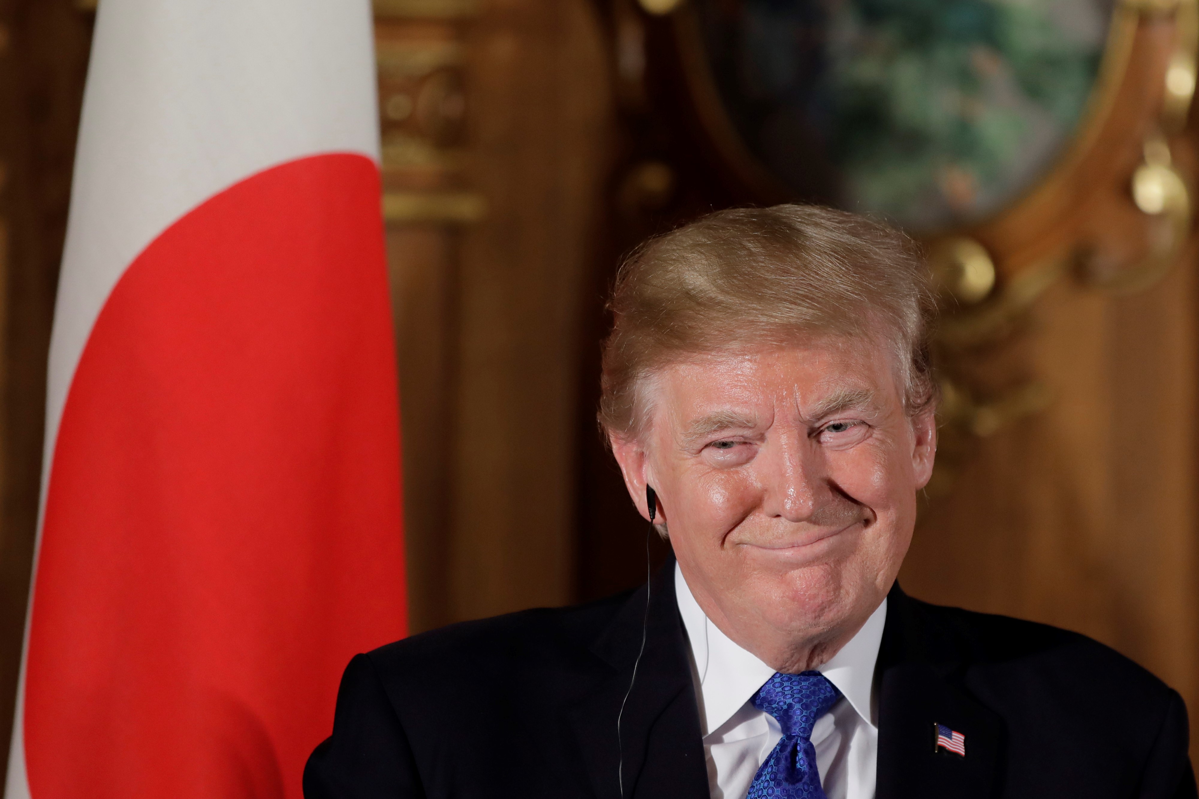 Donald Trump a ales tot burgerii în turneul din Asia