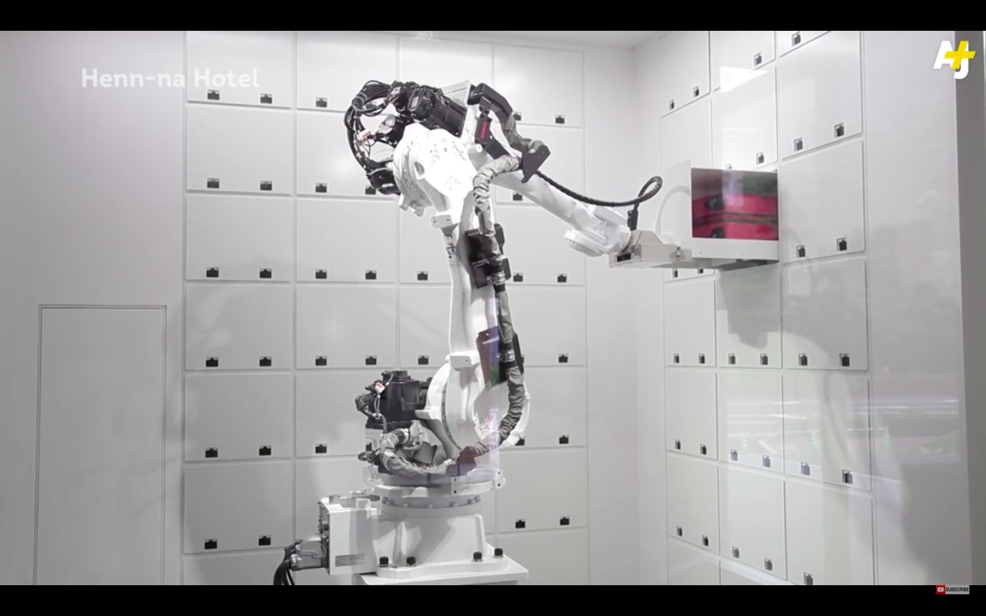 Cum arată primul hotel din lume condus de roboţi  - VIDEO 