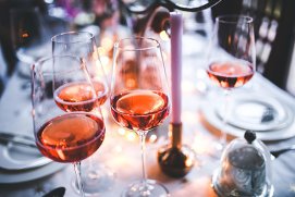 Ce trebuie să ştiţi despre vinul rosé - Ghid de bază