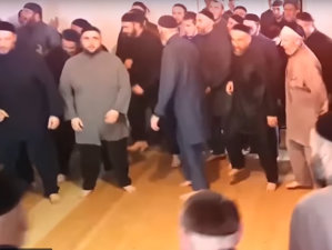 VIRALUL ROCK ON: Un clip cu un grup de musulmani dansând pe Meshuggah face furori pe internet

