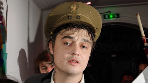 Pete Doherty, liderul trupelor The Libertines şi Babyshambles, prins cu heroină în Italia
