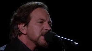 VIDEO: Moment emoţionant la Oscar 2018: Eddie Vedder a cântat o piesă In Memoriam Tom Petty
