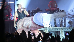 18+: Cinci din cele mai controversate clipuri Rammstein