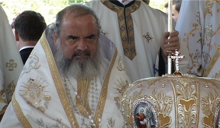 Patriarhul Daniel suparat pe Gigi Becali: „Cum sa donezi 100 milioane € pentru un spital când sunt atâtea biserici?
