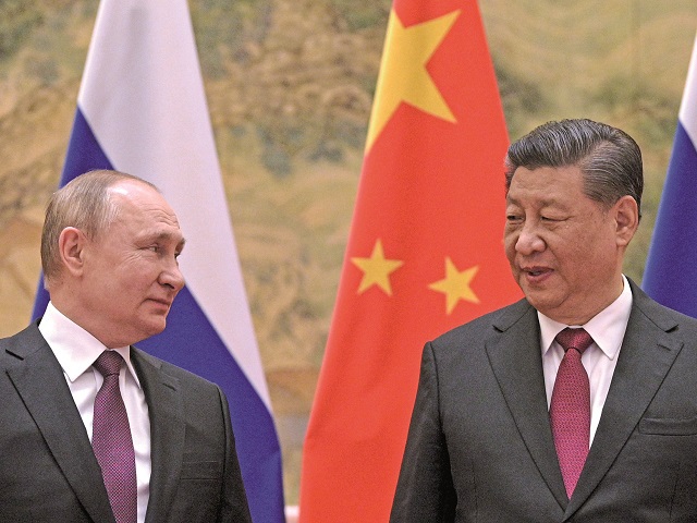Când Occidentul se chinuie să nu mai aibă nevoie de conductele lui Putin, China deschide toate rezervoarele: Beijingul (...)