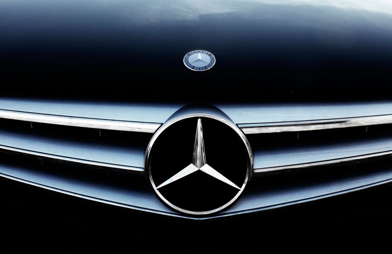 Fabrica de prese a Mercedes-Benz din Ungaria îşi începe producţia