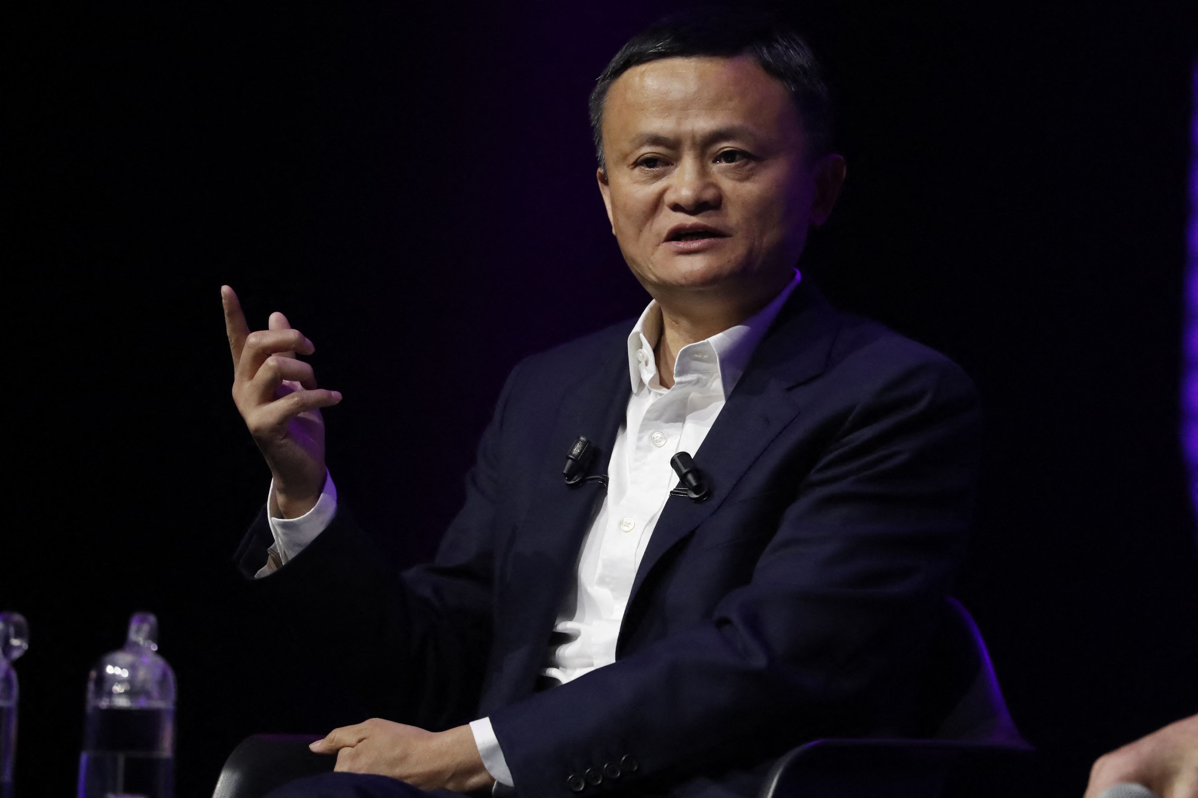 Jack Ma, miliardarul fondator al Alibaba, a dispărut din atenţia publicului în 2020. Unde locuieşte în prezent unul (...)