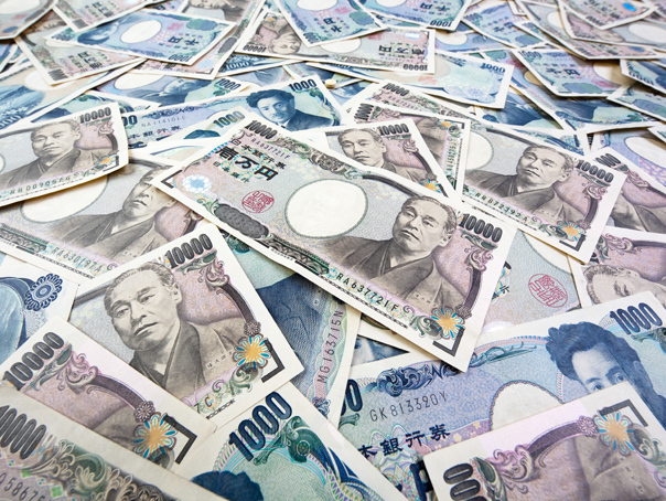 Japonia a folosit 59 mld. dolari pentru susţinerea yenului, dar intervenţiile nu vor încuraja probabil consumul