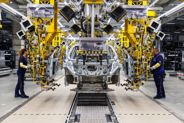 Producţia industrială a scăzut în primele opt luni ale anului cu 3,4%, din cauza industriei prelucrătoare. În luna august, industria a scăzut cu 0,4%, pe serie brută faţă de perioada similară din 2025