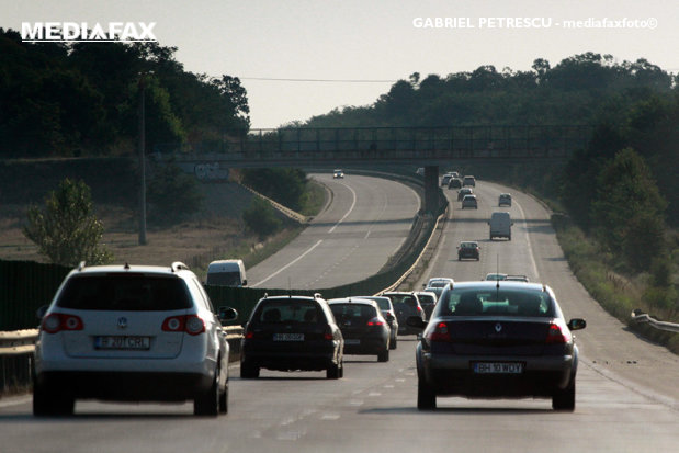 Primăria unei comune cu 4.700 de locuitori a cumpărat trei maşini de aproape 440.000 de lei