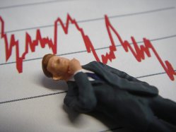Bursa scade şi ajunge la trei şedinţe consecutive pe minus, cu MedLife, Cris-Tim şi Digi în topul scăderilor de luni. Un milion de acţiuni Transilvania Investments schimbă acţionarii